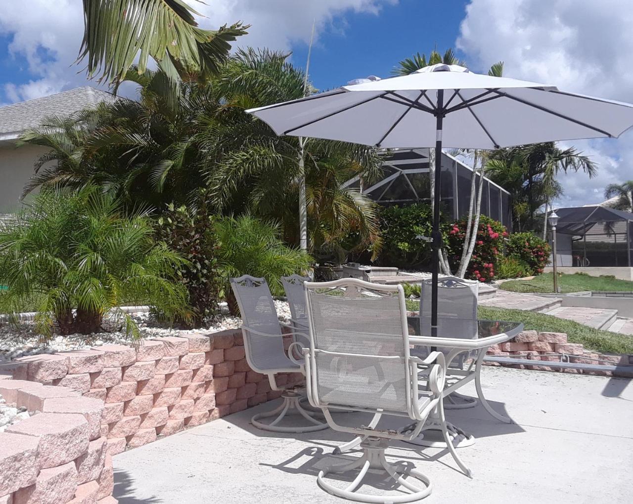 Villa Eyleen Cape Coral Bagian luar foto