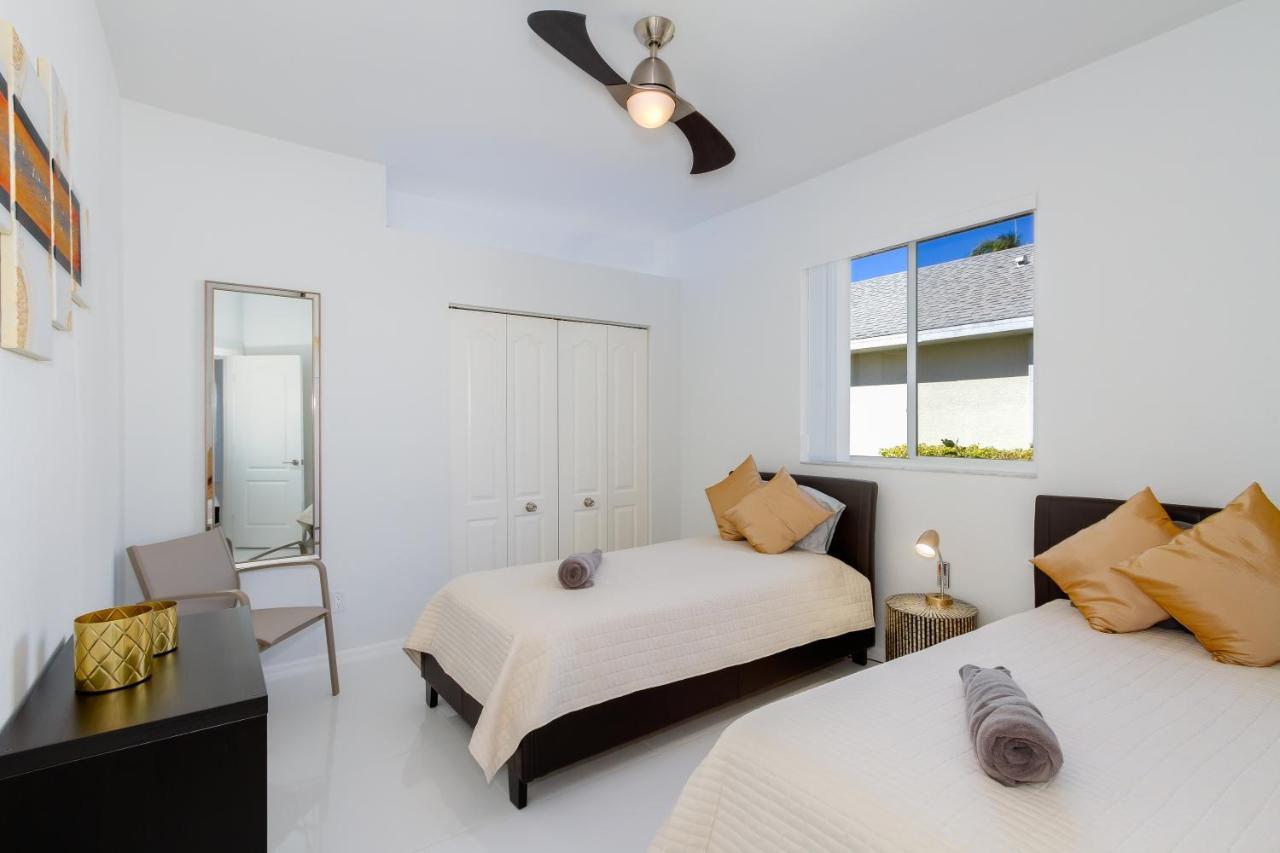 Villa Eyleen Cape Coral Bagian luar foto
