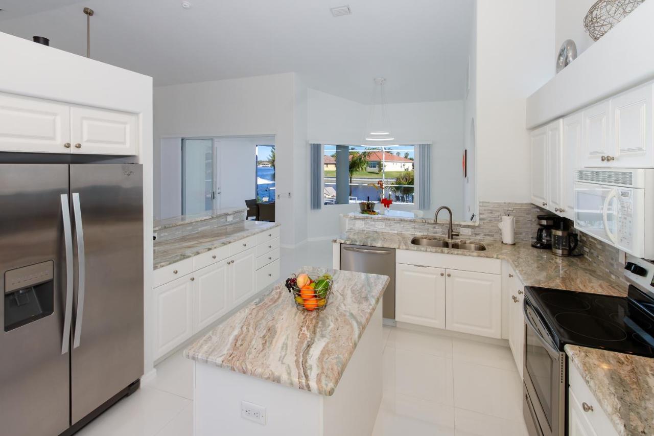 Villa Eyleen Cape Coral Bagian luar foto