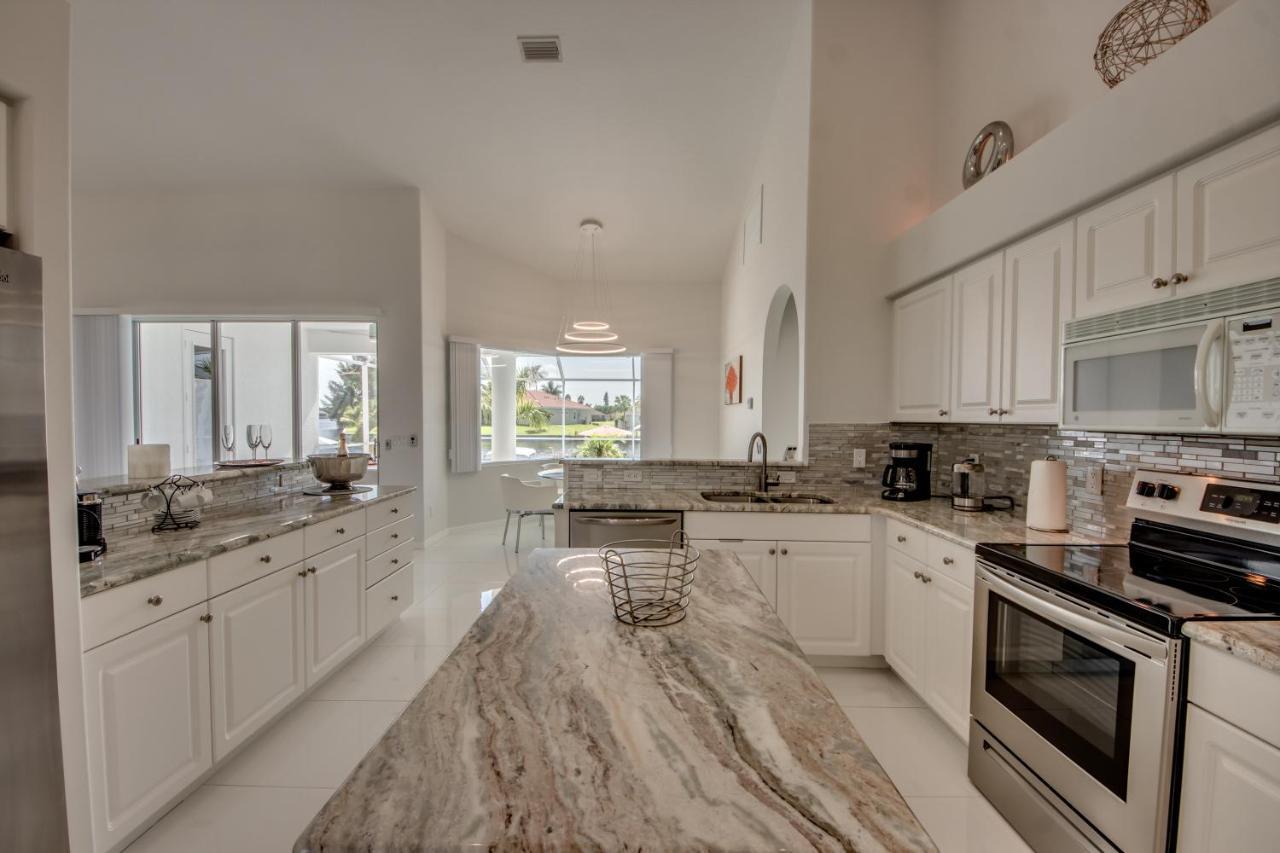 Villa Eyleen Cape Coral Bagian luar foto
